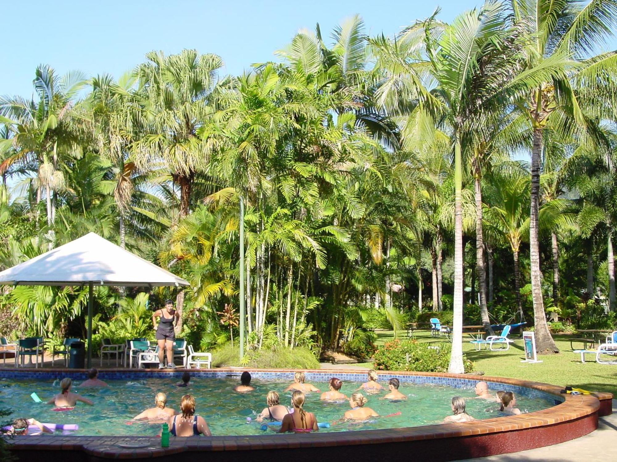 Ingenia Holidays Cairns Coconut المظهر الخارجي الصورة The pool at the resort